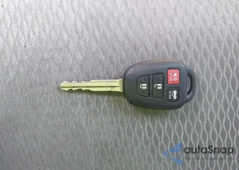 2018 Toyota Corolla Le z USA, uszkodzony, nr VIN 5YFBURHE5JP792932